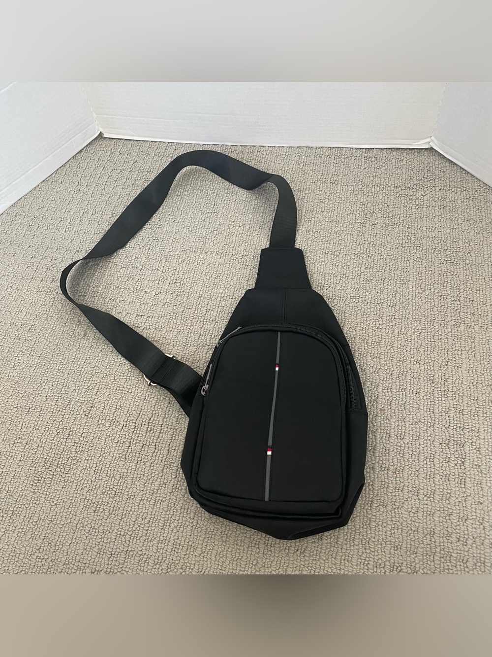 Women’s black Westend sling bag